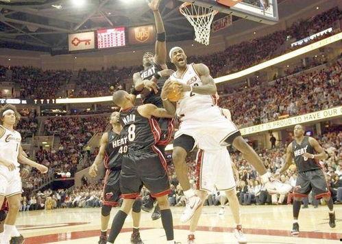 nba低位吃瓜,揭秘球星内线对决的精彩瞬间