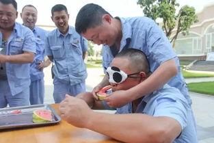 搞笑吃瓜人士,笑料百出！搞笑吃瓜达人带你领略娱乐圈那些事儿