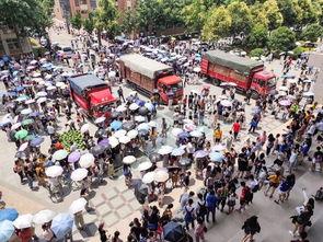 西安地铁视频吃瓜,趣味一幕引发网友热议